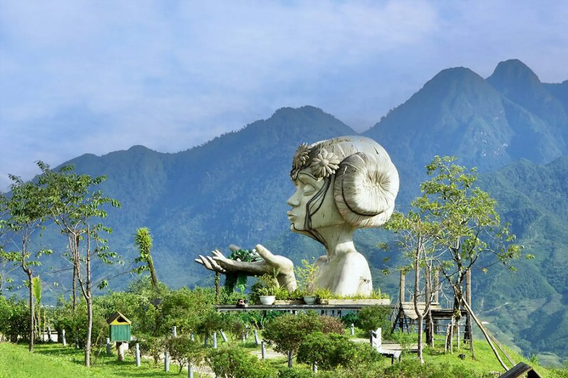 Alternative view of Sapa - Moana - Cát Cát - Fansipan (3N2D) (KS 3 sao)